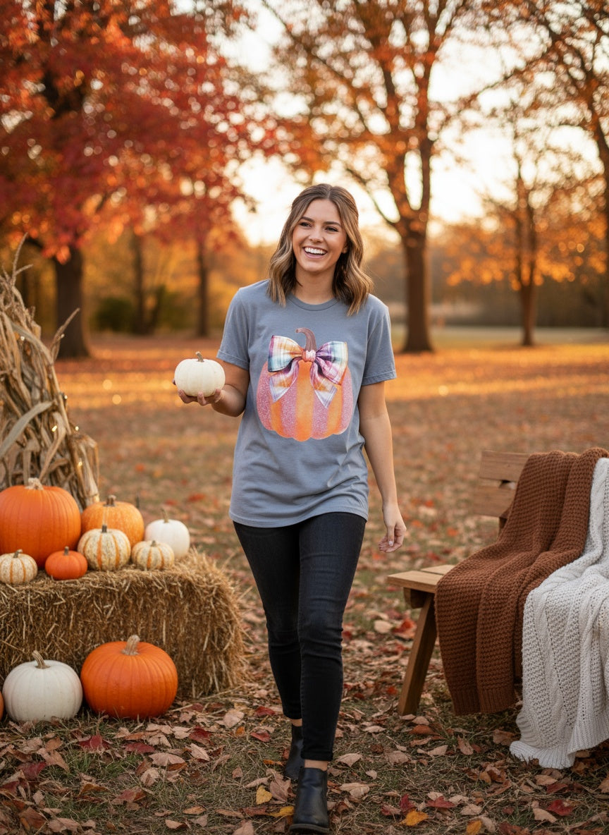 Plaid Bow Pumpkin Fall T-Shirt – Cute Autumn Harvest Tee